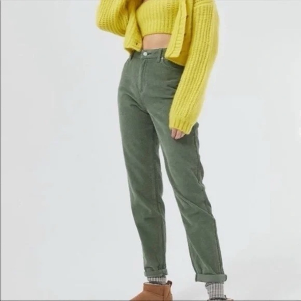 NWOT Urban Outfitters BDG Sage Green high rise Corduroy Mom Pants, 26, msrp $89